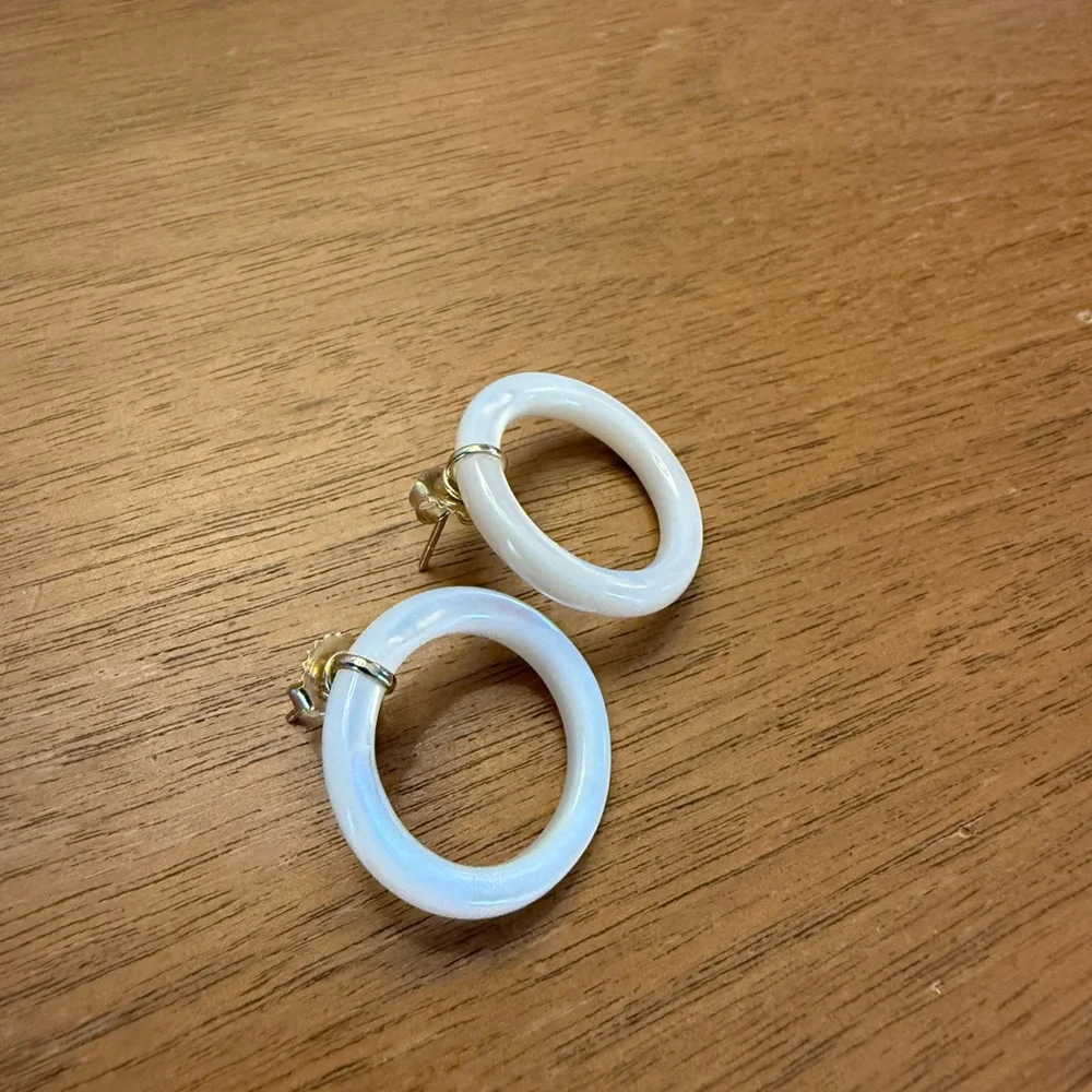 Bondeye 14k Gold Mother of Pearl Earrings - Picture 3 of 3